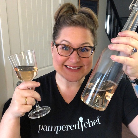 Meet your Posher, Erika - Picture 1 of 1